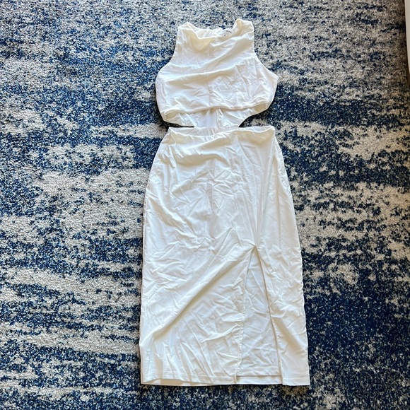 superdown Amira Cut Out Dress in Ivory Medium - Picture 4 of 7